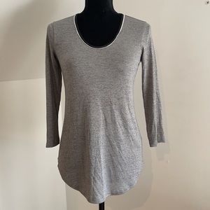 Vince. Long Sleeve Gray Pullover